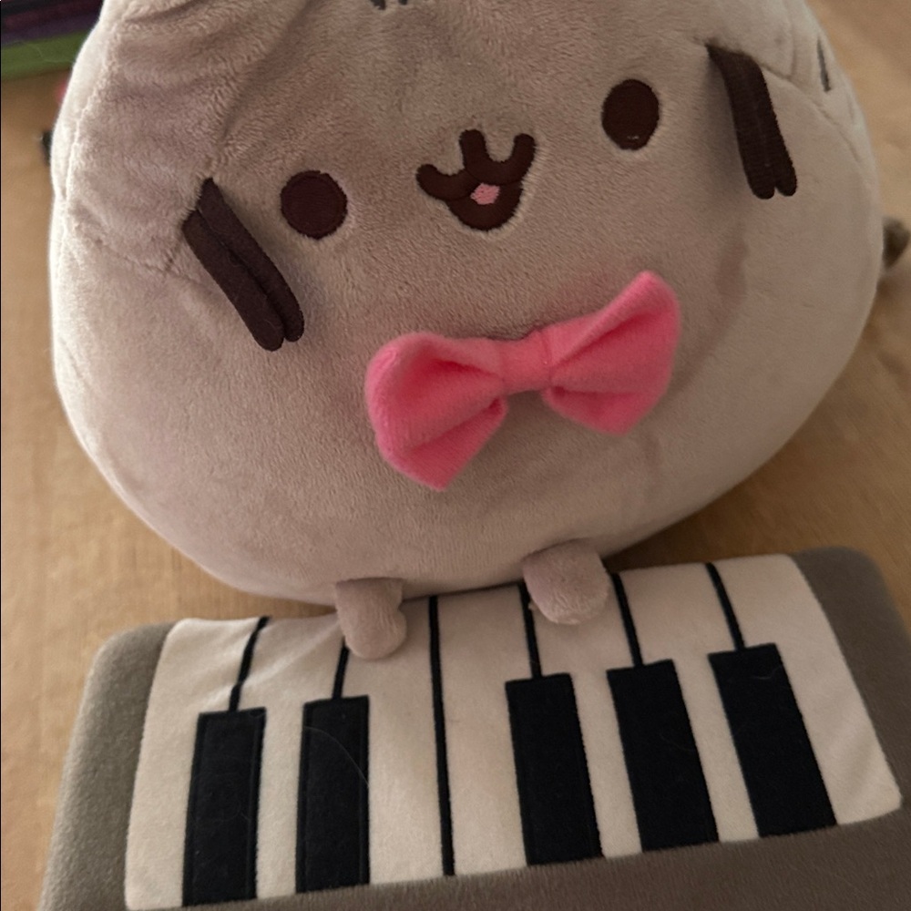 Gund Pusheen Keyboard Plush New with Tag 9.5 Inch Tall BAM! Exclusive RARE